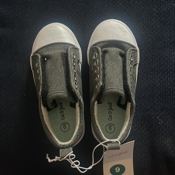 Cat & Jack Gray Toddler Sneakers - Picture 4 of 5